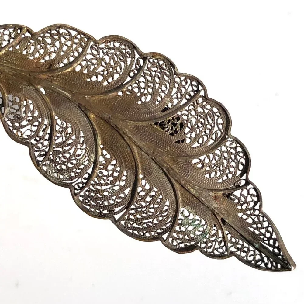vintage filigree leaf pin brooch Portuguese brass tone delicate Victorian nature - Picture 2 of 16